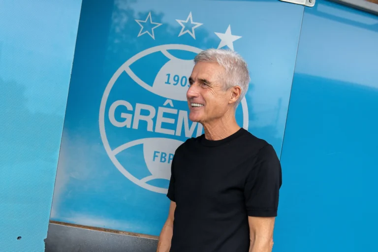 Luís Castro Foto Pedro H. Tesch Grêmio