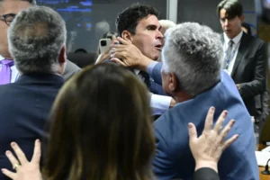 Rogério Correa agride Luiz Lima Foto Geraldo Magela Agência Senado