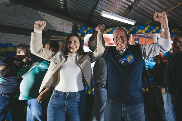 Marcos Vieira e Carol de Toni